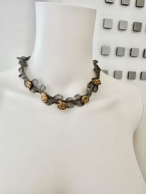 Fraccari  Italian 18k Two Tone Gold Mesh Rose Choker   Retail $7000